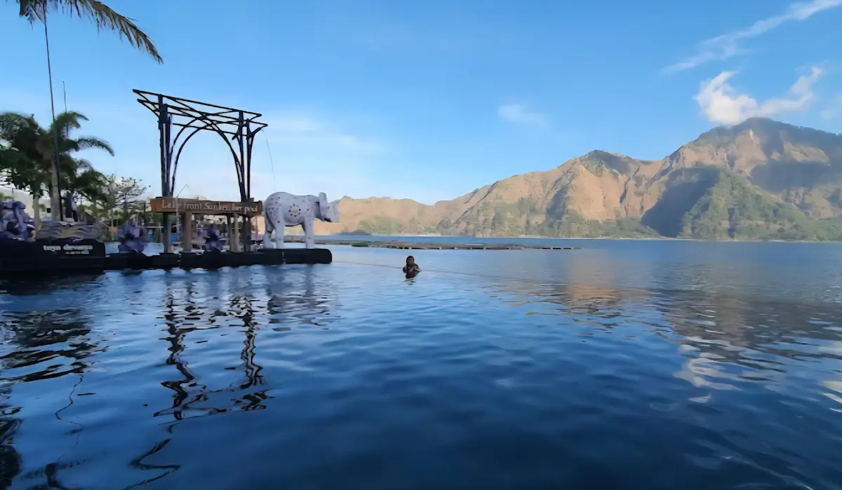 Relaxing at Batur Natural Hot Spring during a Bali Day Trip